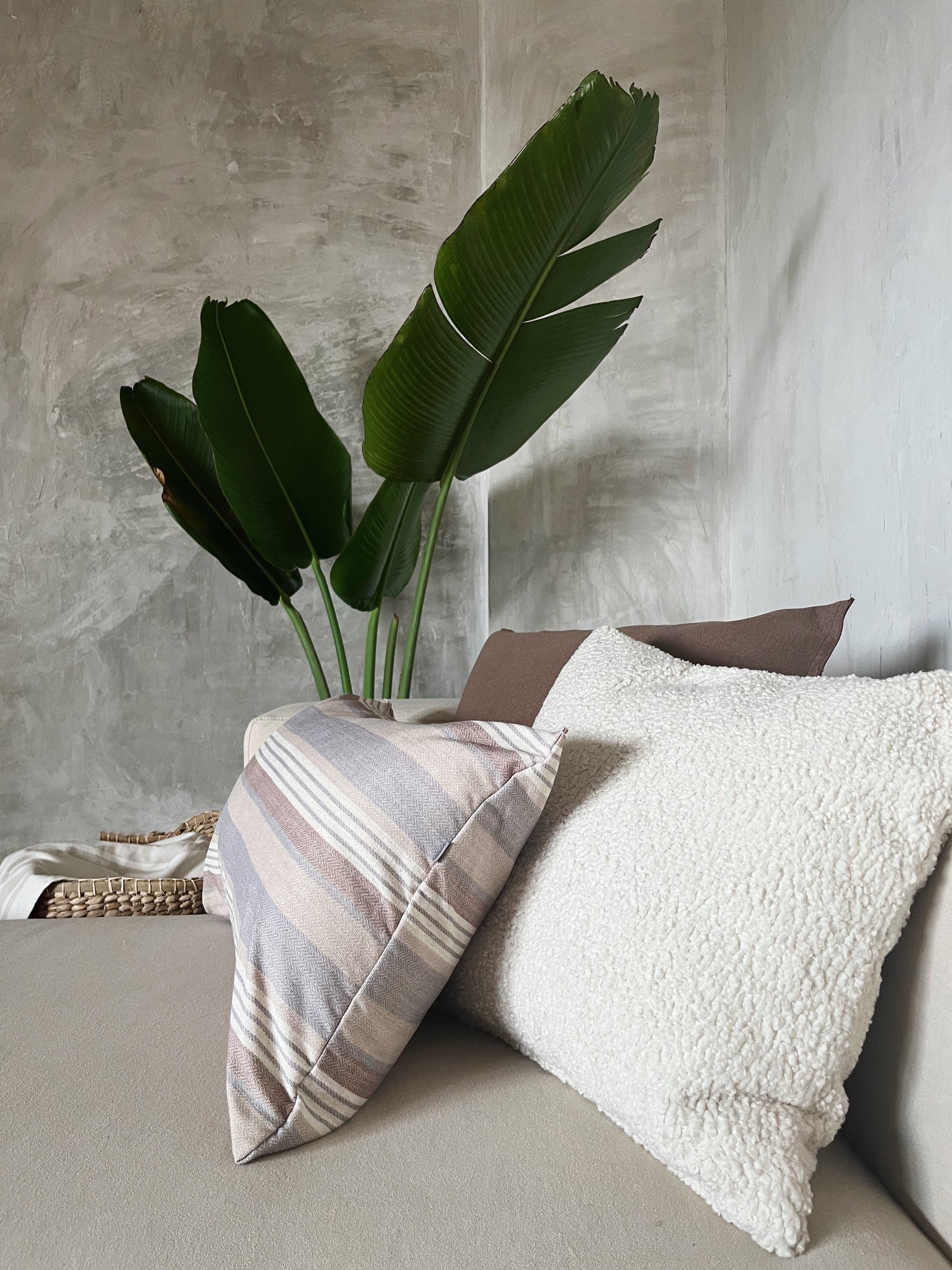 Cojines: El toque perfecto para transformar tu sofá en un oasis de estilo y comodidad