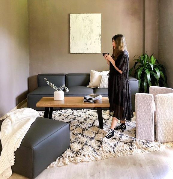 5 tipos de muebles cómodos que le dan elegancia y personalidad a tu sala de estar