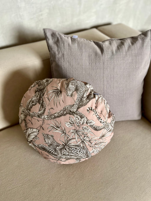 Coj&iacute;n Selva Redondo  HUGGA  huggastore.myshopify.com Hugga Store