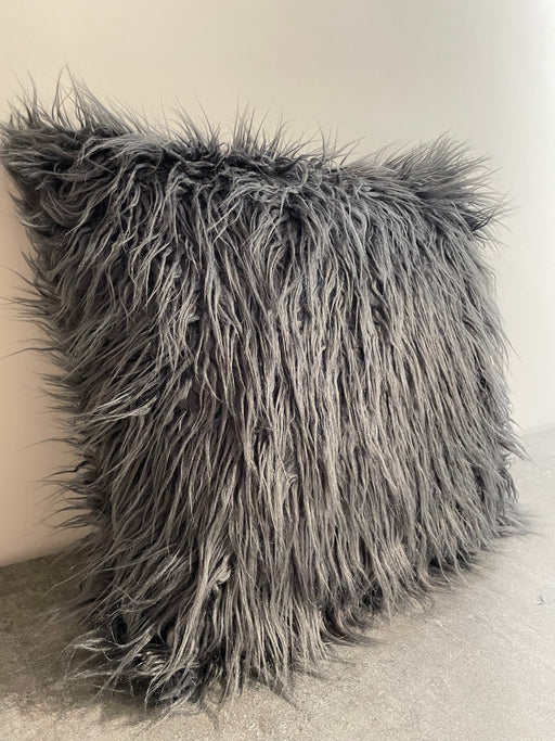 Coj&iacute;n Faux Fur Gris Oscuro  Hugga Colombia Cojines huggastore.myshopify.com Hugga Store