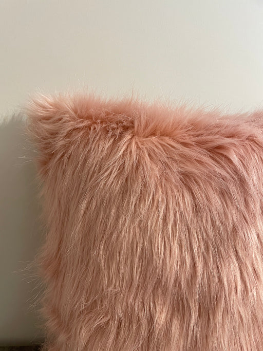 Coj&iacute;n Faux Fur Rosa  Hugga Colombia Cojines huggastore.myshopify.com Hugga Store