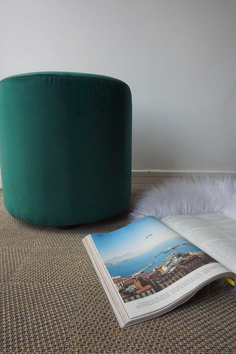 Oslo Puff en Terciopelo Verde  Hugga Store puff huggastore.myshopify.com Hugga Store